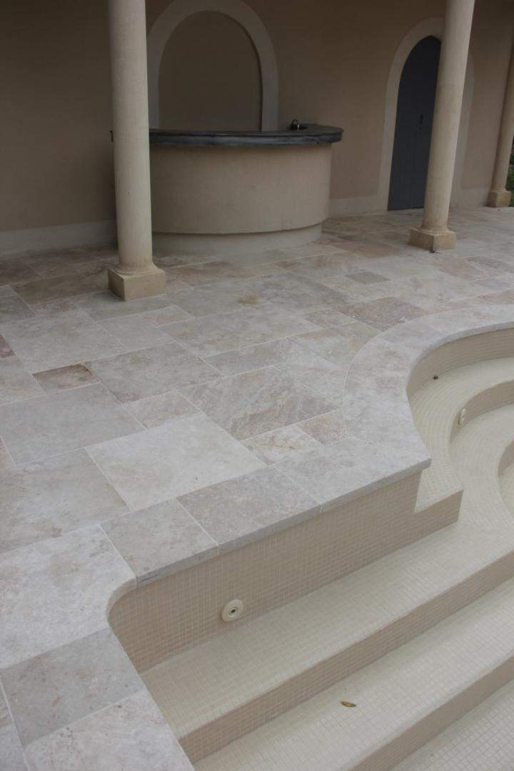 Escalier piscine Coutras