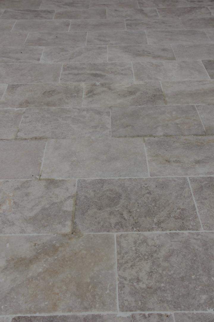 Carrelage soigneusement posé Coutras