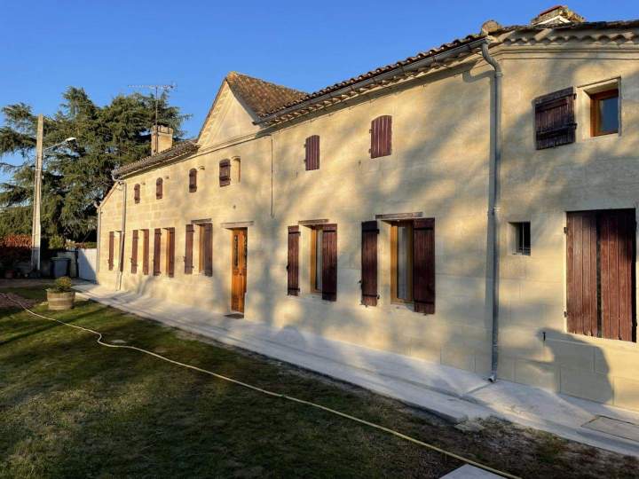 Façade bâtiment ravalée Coutras