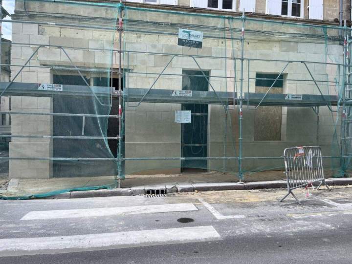 Ravalement façade en cours Coutras